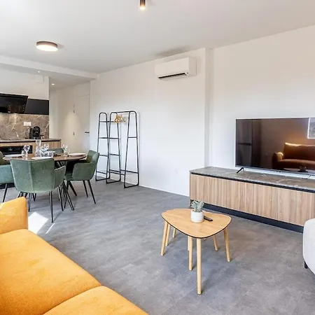 Le Dauphine 7 Apartment